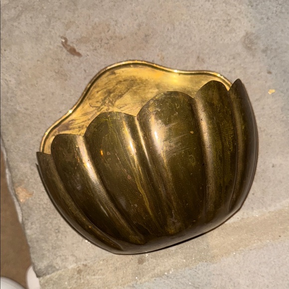 Vintage Brass Wall Planter - Made In Hong Kong - Picture 9 of 13